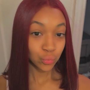 Meet your Posher, Danasía